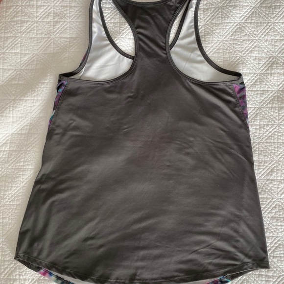 Workout Tank - Picture 3 of 4